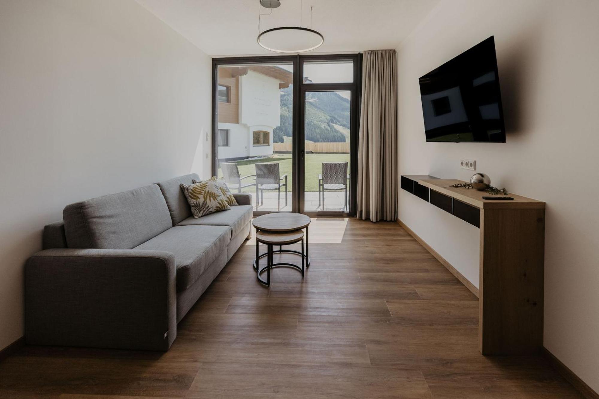 Landhaus Saalbach - Joker Card Included In Summer Rom bilde